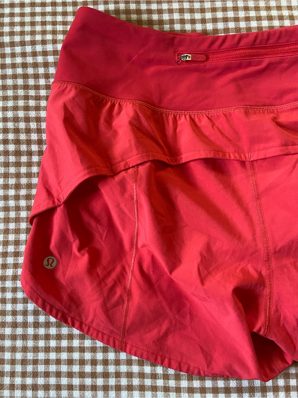 Lululemon Speed Up Shorts - Picture 4 of 6